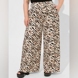 Torrid Wide Leg Satin Pants- Size 1 Regular